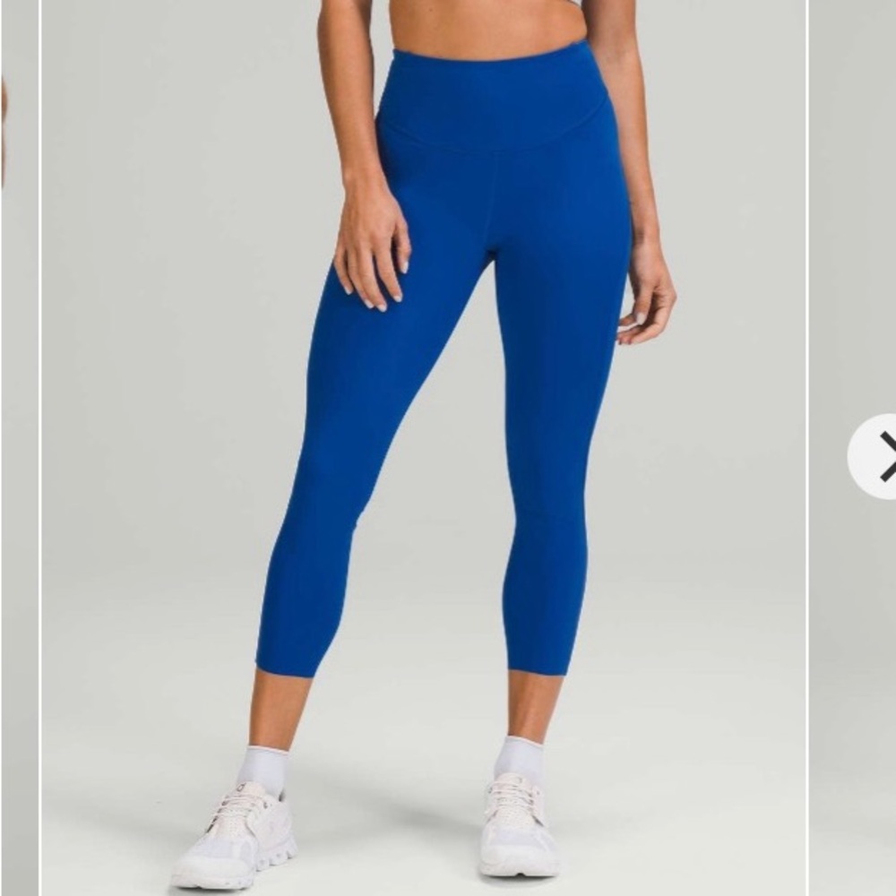 Lululemon Base Pace High-Rise Crop 23"
Symphony Blue